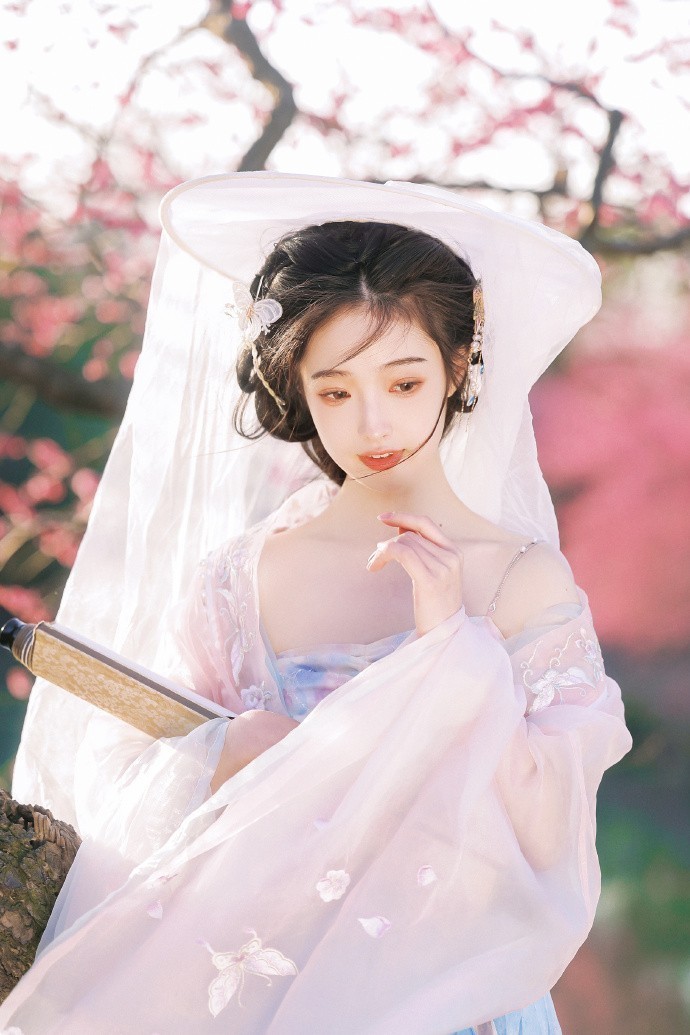 彭雅雯 头像